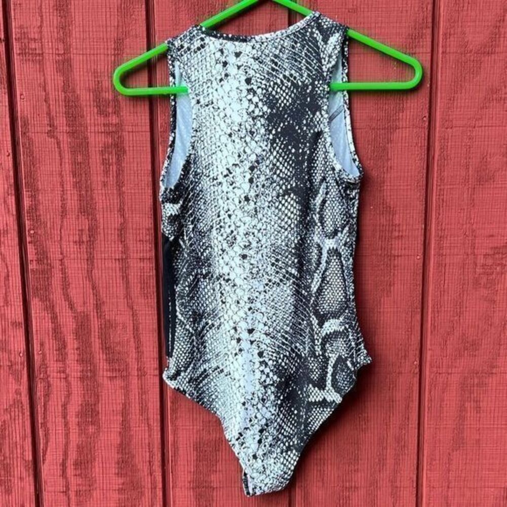 NWT Peach California Love Black Snake Print Fringe‎ Bodysuit Large - Picture 7 of 9